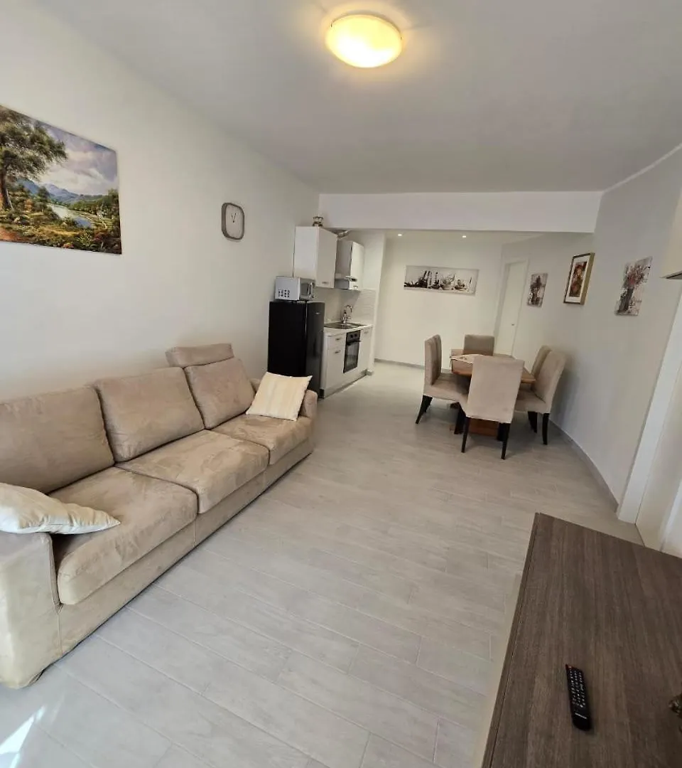 Residenza Del Sole Apartment Rapallo Italy