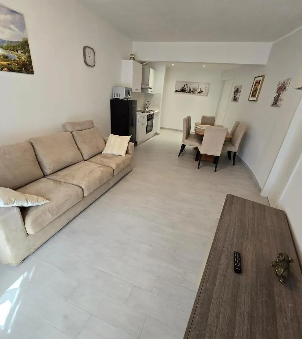 Residenza Del Sole Apartment Rapallo